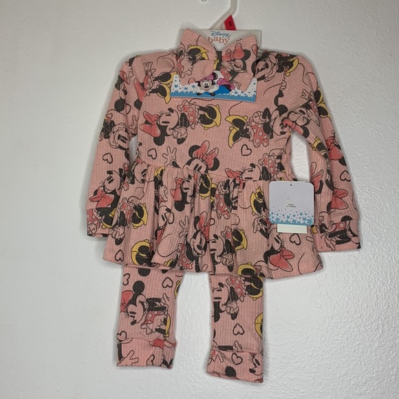 Disney’s Minnie Mouse Baby Girls Peplum Top, Leggings and Headband Set, 3 Piece - Picture 3 of 5